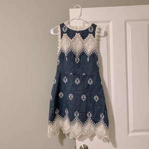 Alice + Olivia dress in great condition! Size 4